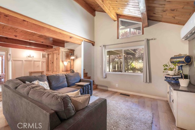 Detail Gallery Image 9 of 43 For 945 Tinker Bell Ave, Big Bear City,  CA 92314 - 3 Beds | 2 Baths