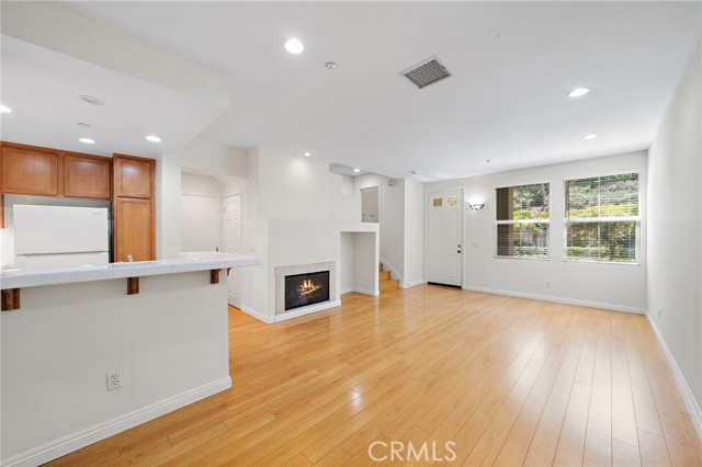 Detail Gallery Image 3 of 18 For 246 Coral Rose, Irvine,  CA 92603 - 2 Beds | 2/1 Baths