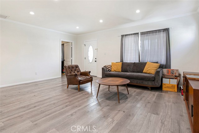Detail Gallery Image 6 of 13 For 347 W Dryden St, Glendale,  CA 91202 - 2 Beds | 1 Baths