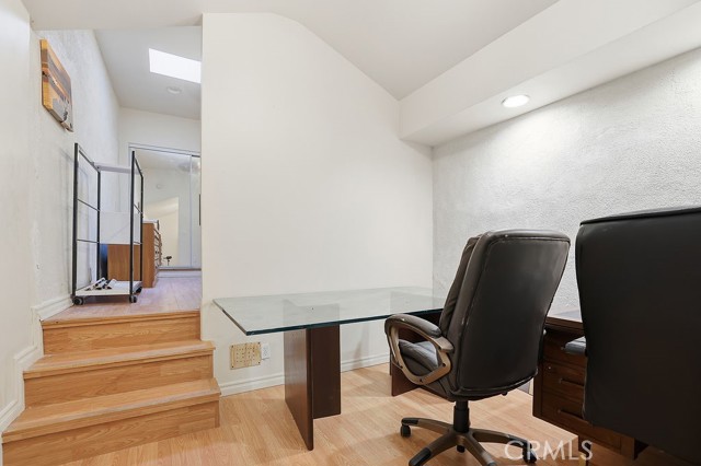 Detail Gallery Image 38 of 46 For 24300 Sylvan Glen, Calabasas,  CA 91302 - 5 Beds | 3 Baths