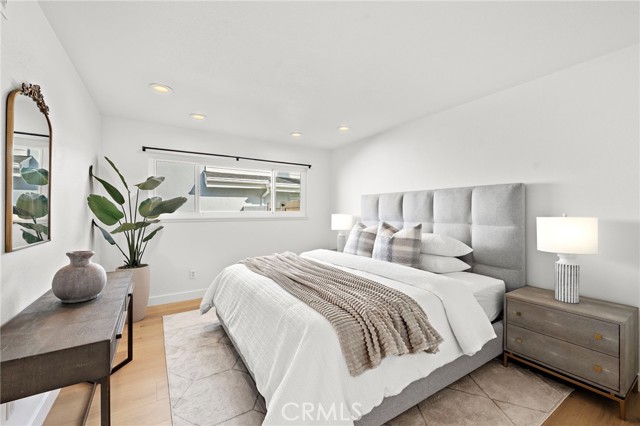 Detail Gallery Image 12 of 33 For 9441 Iolani Cir, Huntington Beach,  CA 92646 - 4 Beds | 2 Baths