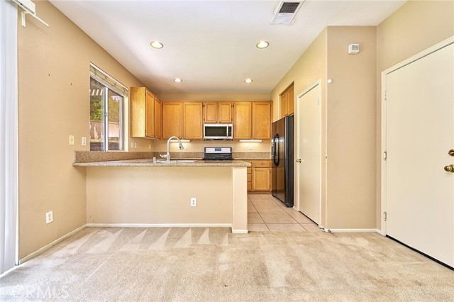 7326 Oxford Place, Rancho Cucamonga CA: https://media.crmls.org/medias/41744000-8e16-43db-9dd7-76c601487621.jpg