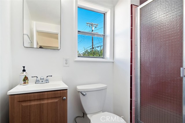 Detail Gallery Image 22 of 40 For 6838 Balcom Ave, Reseda,  CA 91335 - 2 Beds | 2 Baths