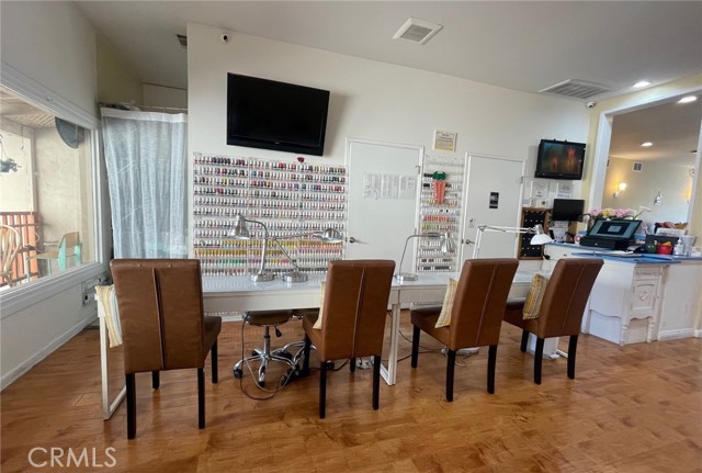  Commercial for Sale in Studio City, California
