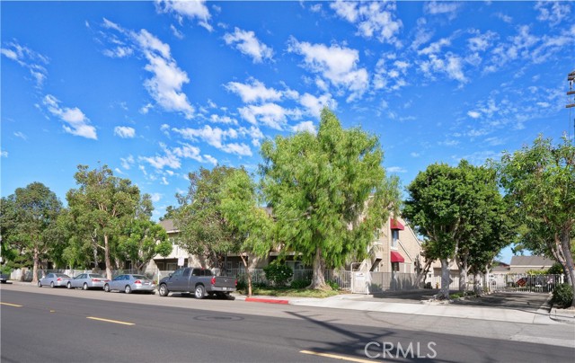 12562 Dale Street, Garden Grove CA: https://media.crmls.org/medias/4175f50a-5e3b-46fd-8d6c-c4a26e077f1d.jpg