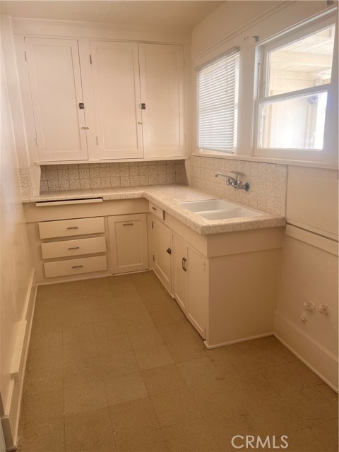 426 Concord Avenue, Monrovia CA: https://media.crmls.org/medias/41764fd2-f8c4-4adc-9a49-4eba47d49120.jpg