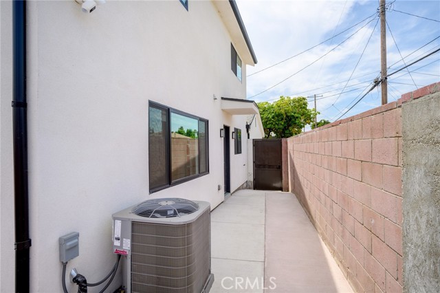 Detail Gallery Image 28 of 29 For 11225 Haskell Ave, Granada Hills,  CA 91344 - 2 Beds | 2 Baths