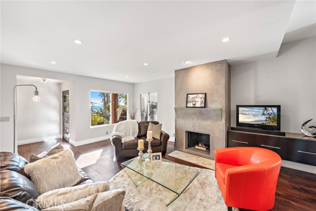 Detail Gallery Image 4 of 27 For 21521 Anns Ln, Laguna Beach,  CA 92651 - 3 Beds | 2 Baths