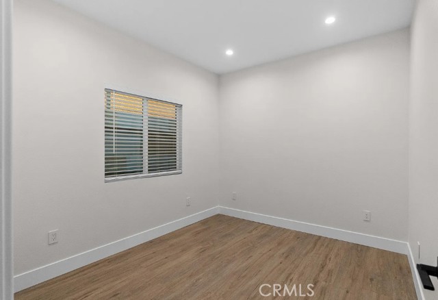 Detail Gallery Image 8 of 13 For 7840 Claybeck, Sun Valley,  CA 91352 - 2 Beds | 2 Baths