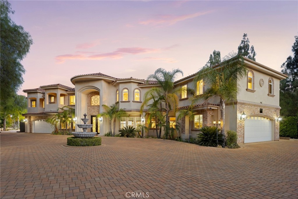 5092 Parkway Calabasas