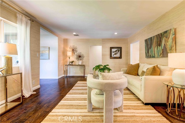 425 N Brighton Street, Burbank, CA, 91506 425 N Brighton Street, Burbank, CA, 91506