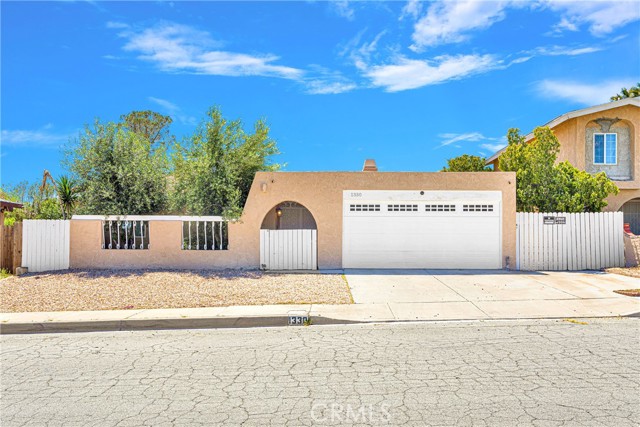 Detail Gallery Image 1 of 30 For 1330 Center St, Barstow,  CA 92311 - 4 Beds | 2 Baths