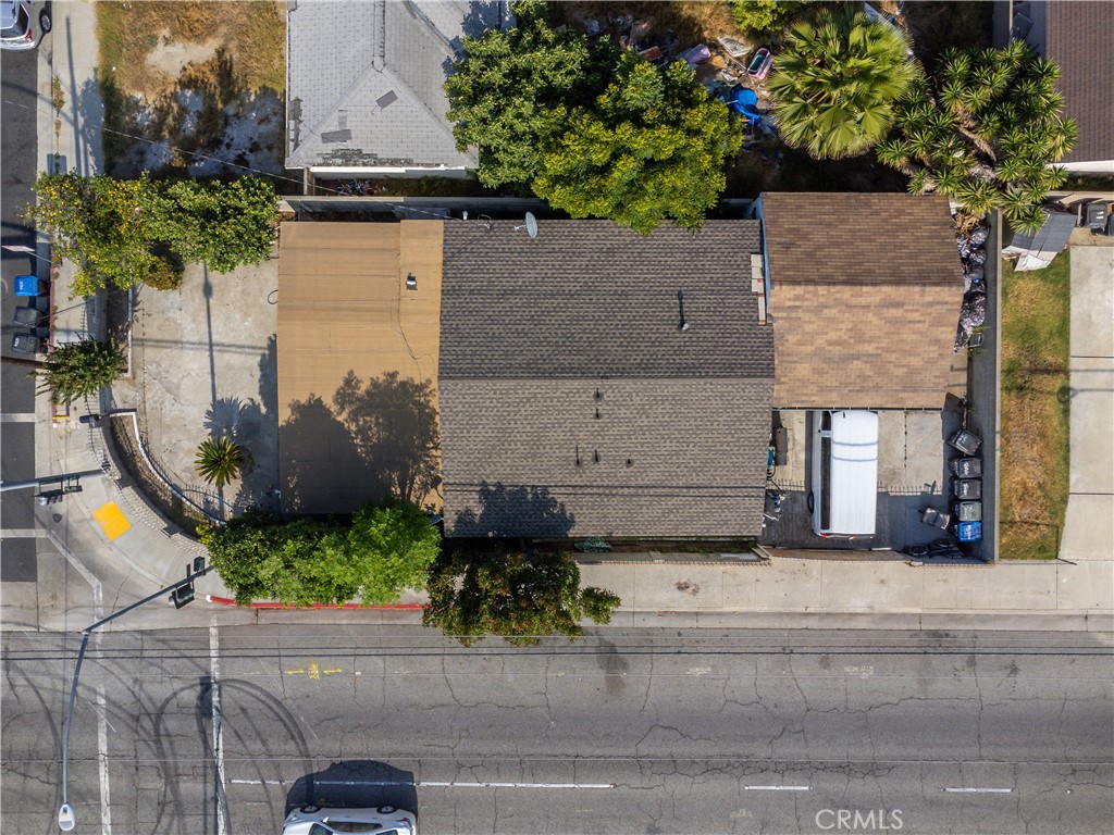 https://media.crmls.org/medias/41786329-2b3d-4dd4-8956-b90a3a158508.jpg?preset=X-Large