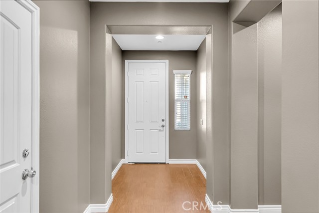 Detail Gallery Image 6 of 39 For 16569 Sugar Ln, Fontana,  CA 92337 - 4 Beds | 2/1 Baths