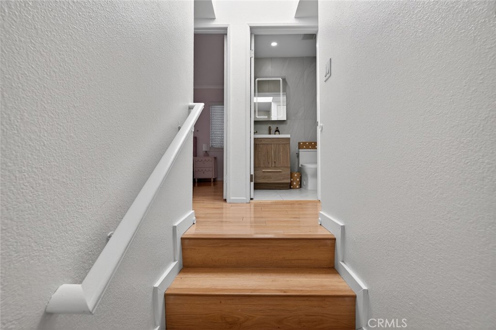 https://media.crmls.org/medias/417ab363-94ea-4367-bc0f-5055faa6cdc4.jpg?preset=X-Large