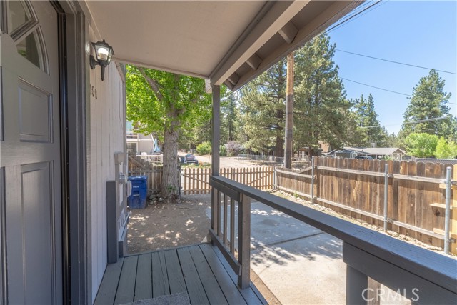2100 1st Lane, Big Bear City CA: https://media.crmls.org/medias/417b1dce-cc05-4da7-863f-3961459cd0d7.jpg