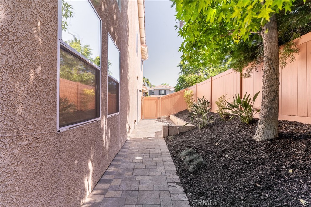 MLS #OC25156927 img 37