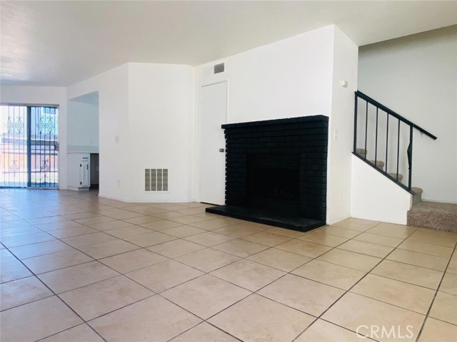 Detail Gallery Image 7 of 30 For 3582 W Terrace Ave, Fresno,  CA 93722 - 3 Beds | 2/1 Baths