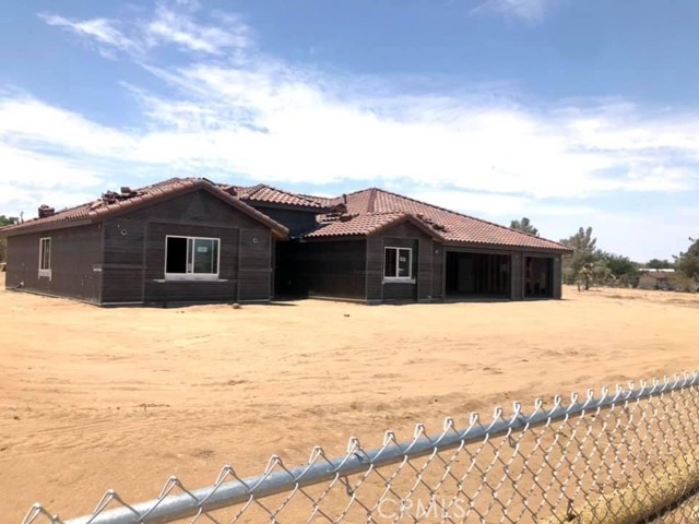 9838 Carrissa Avenue Hesperia, California BRAND NEW CONSTRUCTION! 4 bed, 3 bath, 4 car garage, 2,271 sq ft, nearly 2 acres, completely fenced