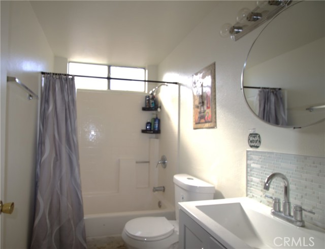 Detail Gallery Image 14 of 32 For 176 Racquet Club Dr, Compton,  CA 90220 - 3 Beds | 2/1 Baths