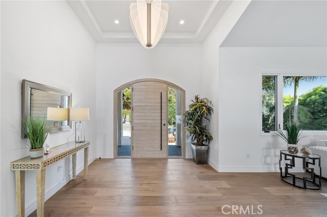 Detail Gallery Image 3 of 53 For 723 Balboa Ave, Laguna Beach,  CA 92651 - 4 Beds | 4/1 Baths