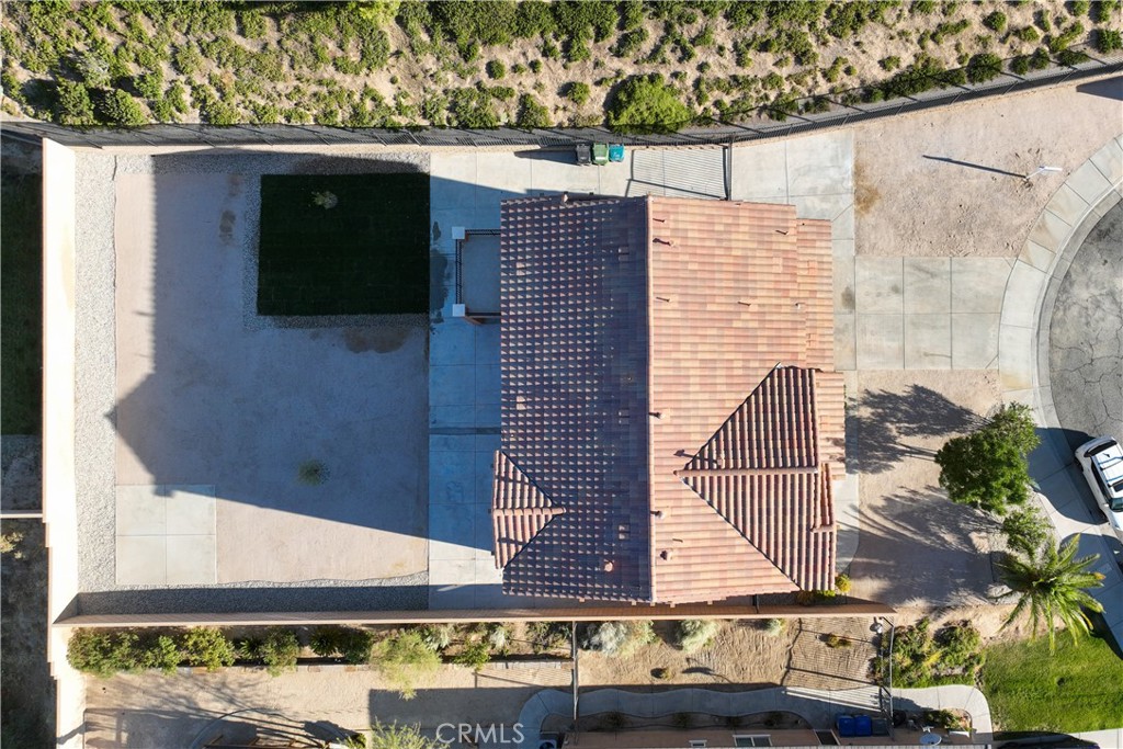https://media.crmls.org/medias/417d76a2-f5be-471b-bdfd-d710a15cf0d7.jpg?preset=X-Large