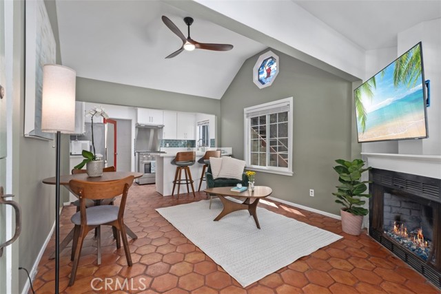 Detail Gallery Image 4 of 30 For 1595 Arroyo Drive, Laguna Beach,  CA 92651 - 2 Beds | 1 Baths