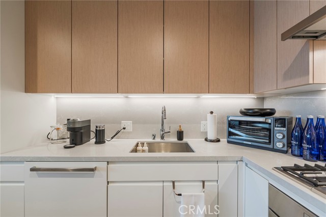 877 Francisco Street, Los Angeles CA: https://media.crmls.org/medias/417f8ab1-024c-4d4f-96d9-be7f0ed1be1e.jpg