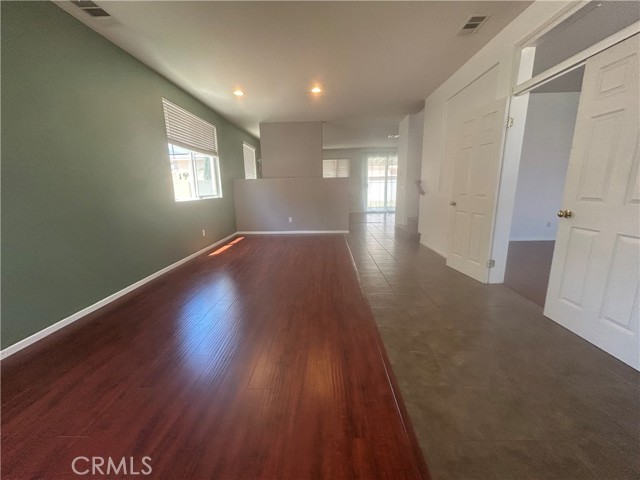2337 W Avenue P12, Palmdale CA: https://media.crmls.org/medias/417fabd0-2abd-45fb-a147-62b794674190.jpg