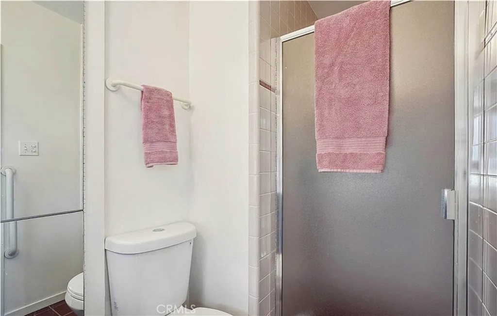https://media.crmls.org/medias/417ff24f-dec2-4642-a7a4-d86190f9c98b.jpg?preset=X-Large