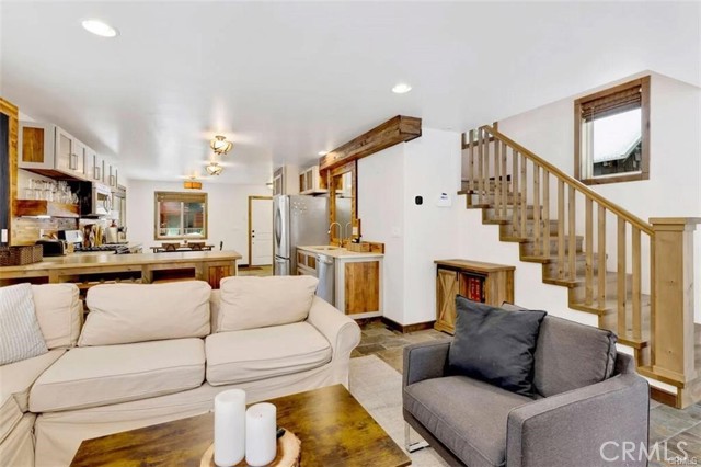 40221 Esterly Lane, Big Bear Lake CA: https://media.crmls.org/medias/417ff6a7-70e7-4ec0-9221-3d68116b1596.jpg