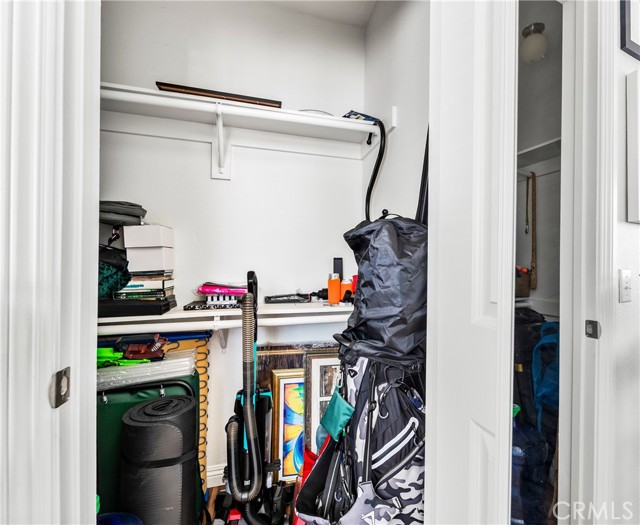 715 Olive Avenue, Huntington Beach CA: https://media.crmls.org/medias/41810575-e5cb-451d-a125-e9d37b4d4fa1.jpg