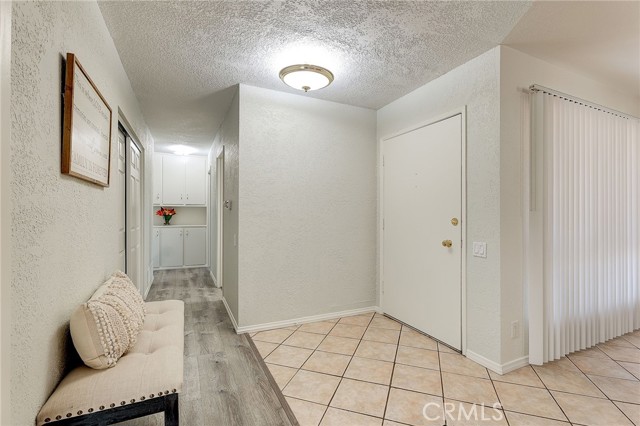 Detail Gallery Image 6 of 30 For 26134 Roymor Dr, Calabasas,  CA 91302 - 4 Beds | 3 Baths