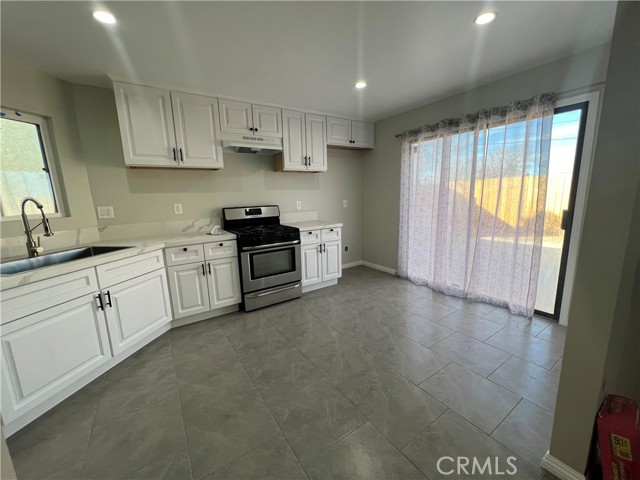 Detail Gallery Image 6 of 15 For 1531 E Avenue R6, Palmdale,  CA 93550 - 3 Beds | 2 Baths