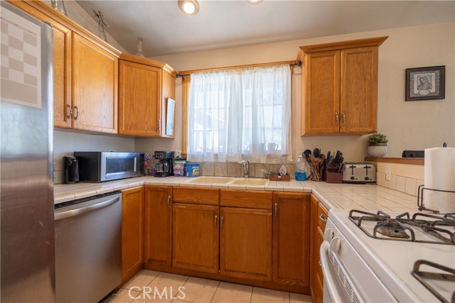 Detail Gallery Image 7 of 21 For 209 W Meadow Ln, Big Bear City,  CA 92314 - 3 Beds | 2 Baths