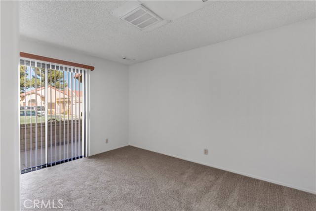 Detail Gallery Image 16 of 22 For 19185 Elm Dr, Apple Valley,  CA 92308 - 2 Beds | 1/1 Baths