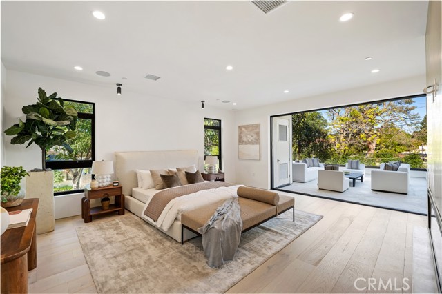 10840 Queensland, Los Angeles CA: https://media.crmls.org/medias/4185d4cd-36f2-4ecb-988f-7cc39ad5bcb0.jpg