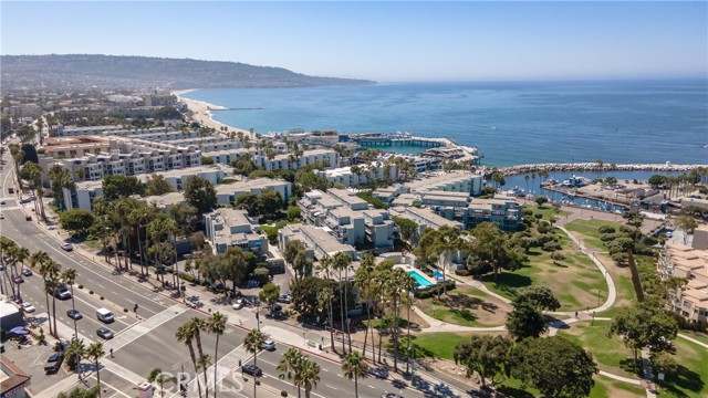 250 The Village, Redondo Beach, California 90277, 1 Bedroom Bedrooms, ,Residential,Sold,The Village,SB24182636