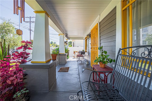 Detail Gallery Image 12 of 70 For 1610 W 36th Place, Los Angeles,  CA 90018 - 4 Beds | 2/1 Baths