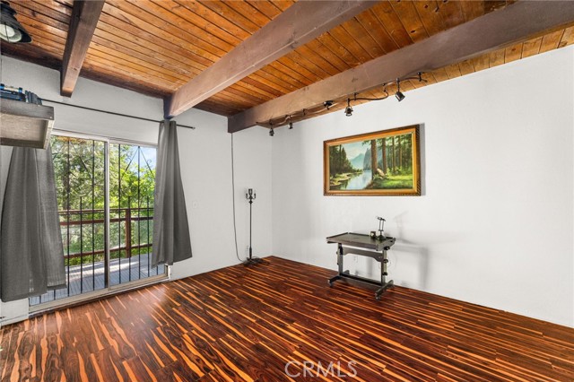24333 Horst Drive, Crestline CA: https://media.crmls.org/medias/418742f9-2ae8-4206-a193-c609697828d6.jpg
