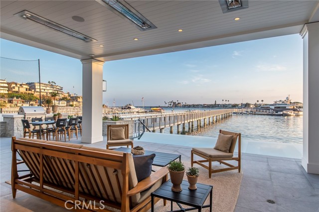 2209 Bayside Drive, Corona del Mar CA: https://media.crmls.org/medias/4187e6c1-6640-4961-83db-336eee0ac793.jpg