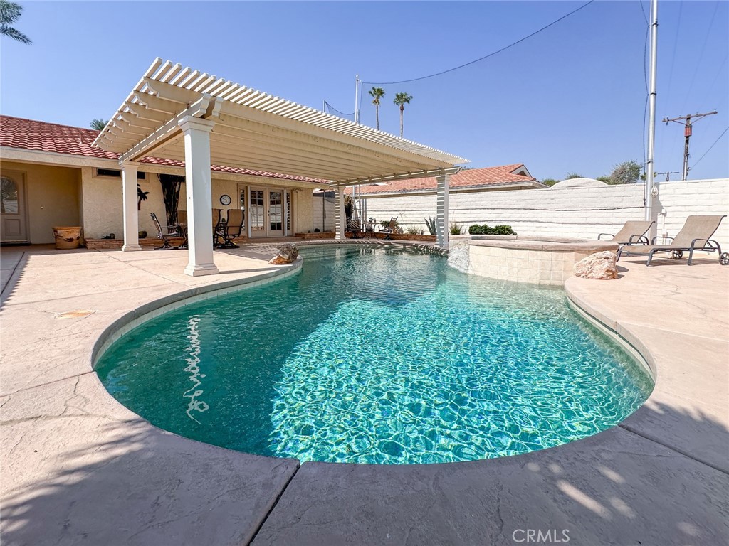 MLS #OC25184168 image #1