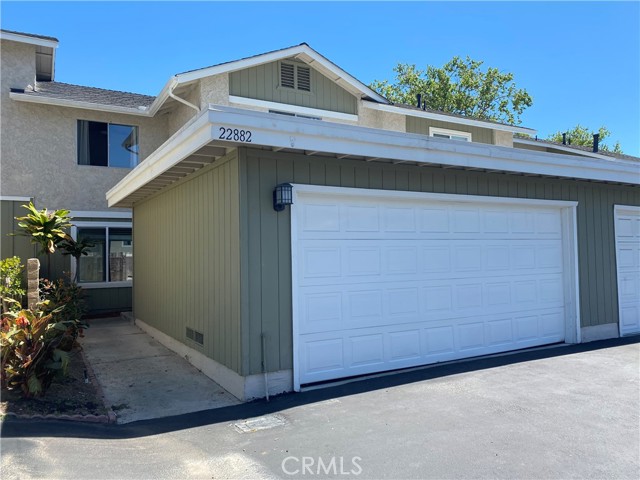 Detail Gallery Image 1 of 17 For 22882 Leo Ln, Lake Forest,  CA 92630 - 3 Beds | 2/1 Baths