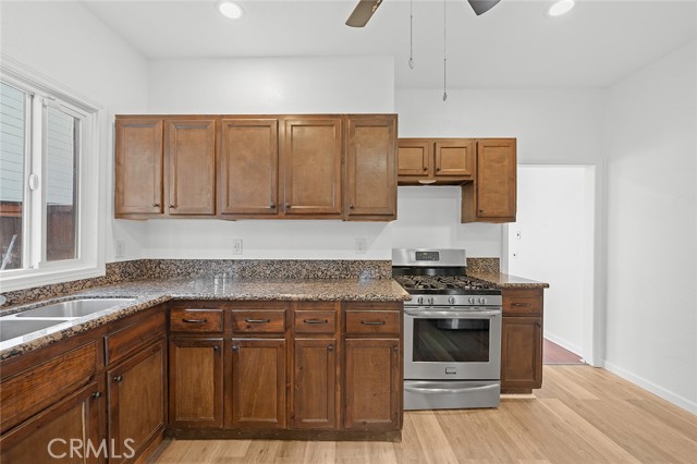 Detail Gallery Image 15 of 28 For 1339 W Temple St, Echo Park,  CA 90026 - 2 Beds | 2 Baths