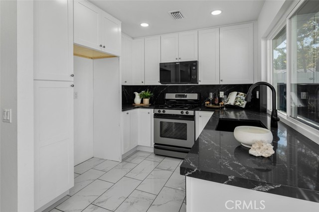 25532 Polaris Lane, Lake Forest CA: https://media.crmls.org/medias/4188ecd6-b057-4aa5-9857-dfe0315fe60a.jpg