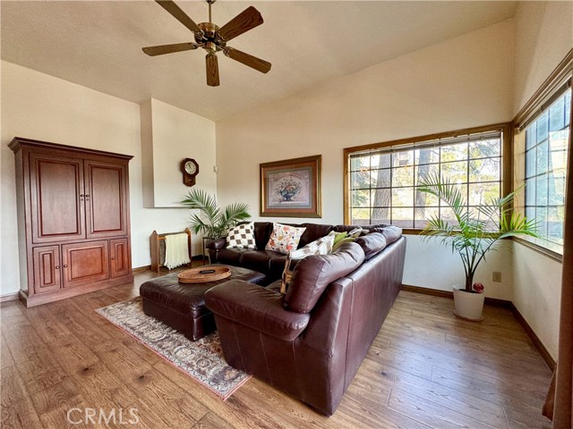 Detail Gallery Image 13 of 42 For 905 Madera Ln, Lake Arrowhead,  CA 92352 - 3 Beds | 2/1 Baths