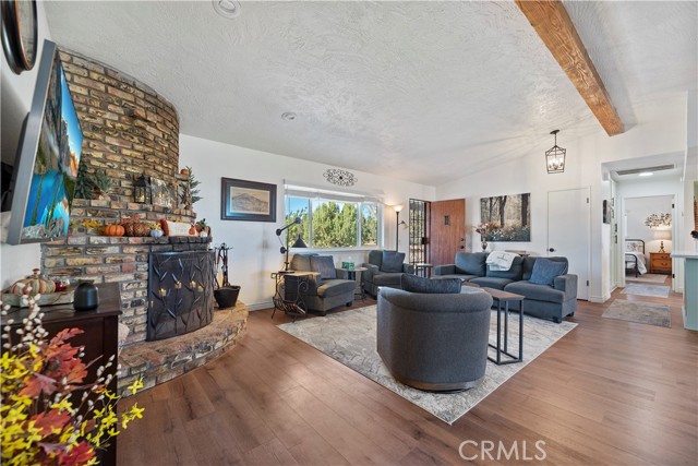 Detail Gallery Image 7 of 48 For 7215 Kourie Way, Oak Hills,  CA 92344 - 2 Beds | 2 Baths