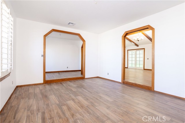 Detail Gallery Image 13 of 45 For 4126 W Avenue, Palmdale,  CA 93551 - 4 Beds | 4 Baths