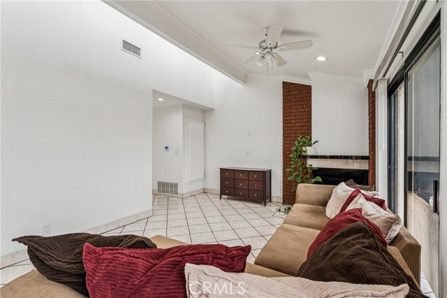 Detail Gallery Image 5 of 50 For 11390 Lampson #8,  Garden Grove,  CA 92840 - 2 Beds | 2 Baths