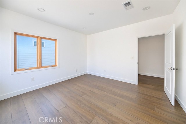 Detail Gallery Image 7 of 19 For 1350 E 8th, Long Beach,  CA 90813 - 2 Beds | 1 Baths